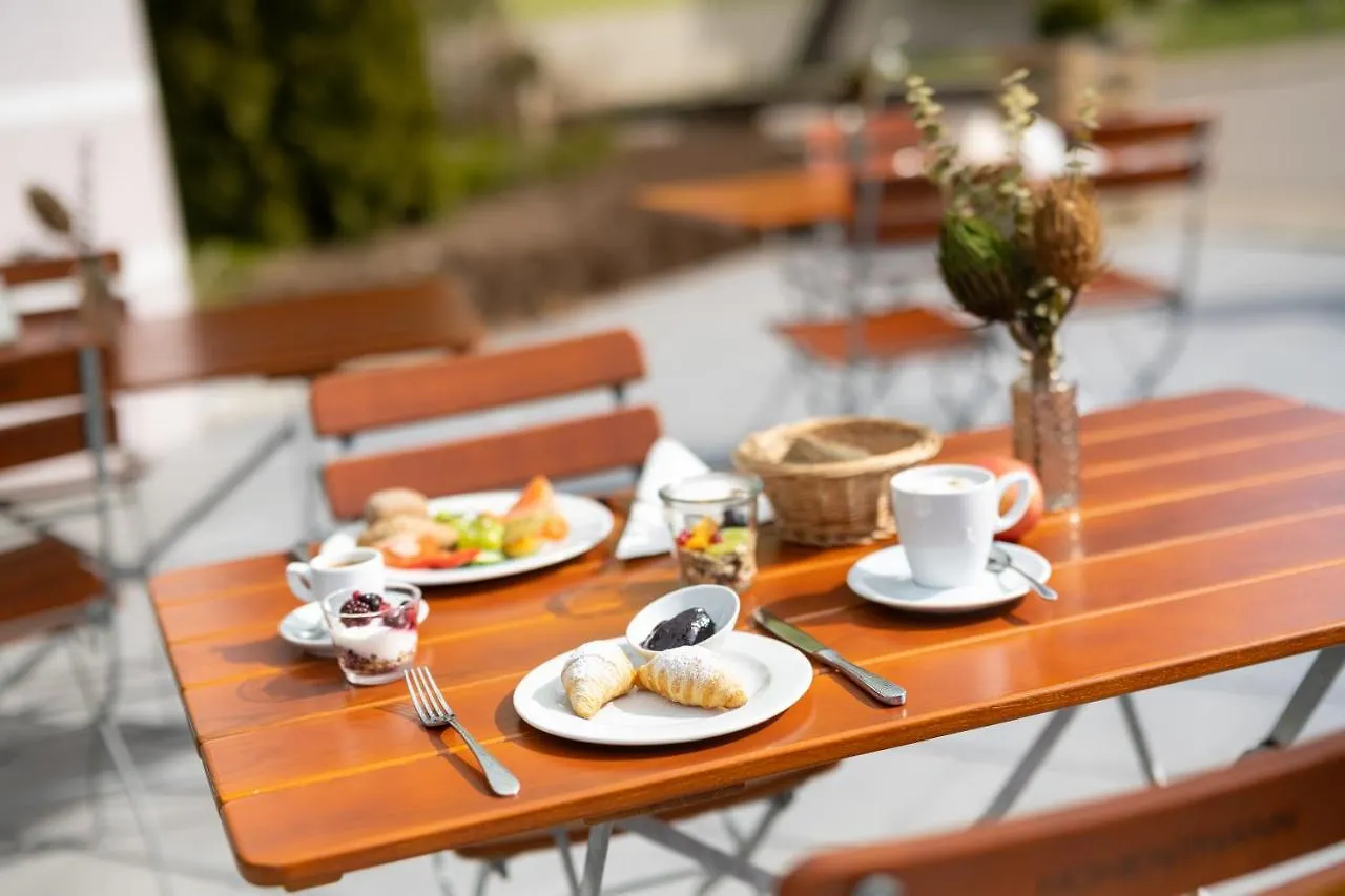 Hotel Drei Rosen Moosburg